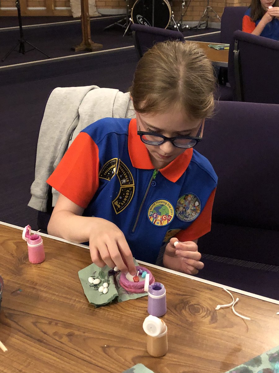 1stDidsbury's tweet photo. Tonight we painted the tea-light holders we made a couple of weeks ago for our special candle-lit promise ceremony! 8 Guides made their promise and became fully fledged members of our unit 🥳

@Girlguiding_NWE @GirlguidingMcr @Girlguiding https://t.co/rDwrZPZ6yr