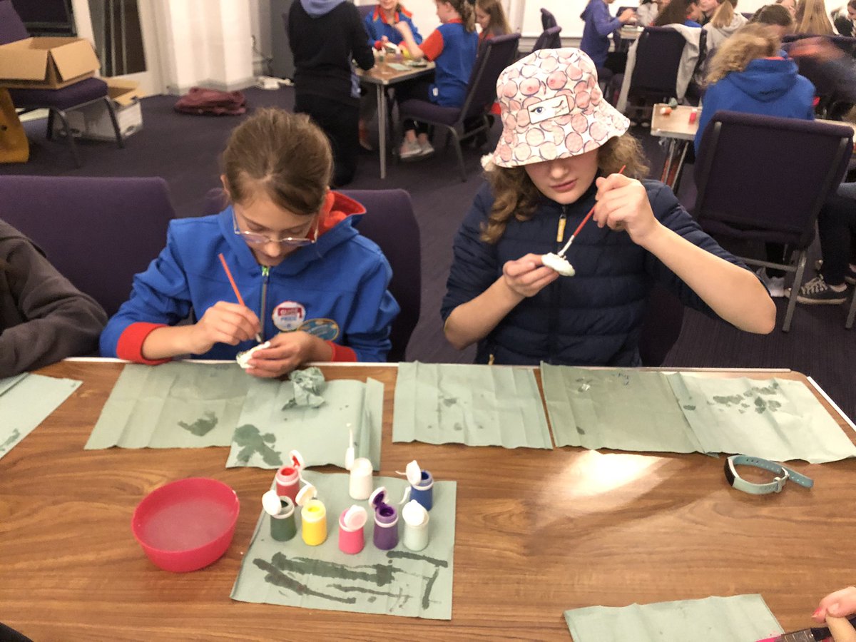 1stDidsbury's tweet photo. Tonight we painted the tea-light holders we made a couple of weeks ago for our special candle-lit promise ceremony! 8 Guides made their promise and became fully fledged members of our unit 🥳

@Girlguiding_NWE @GirlguidingMcr @Girlguiding https://t.co/rDwrZPZ6yr