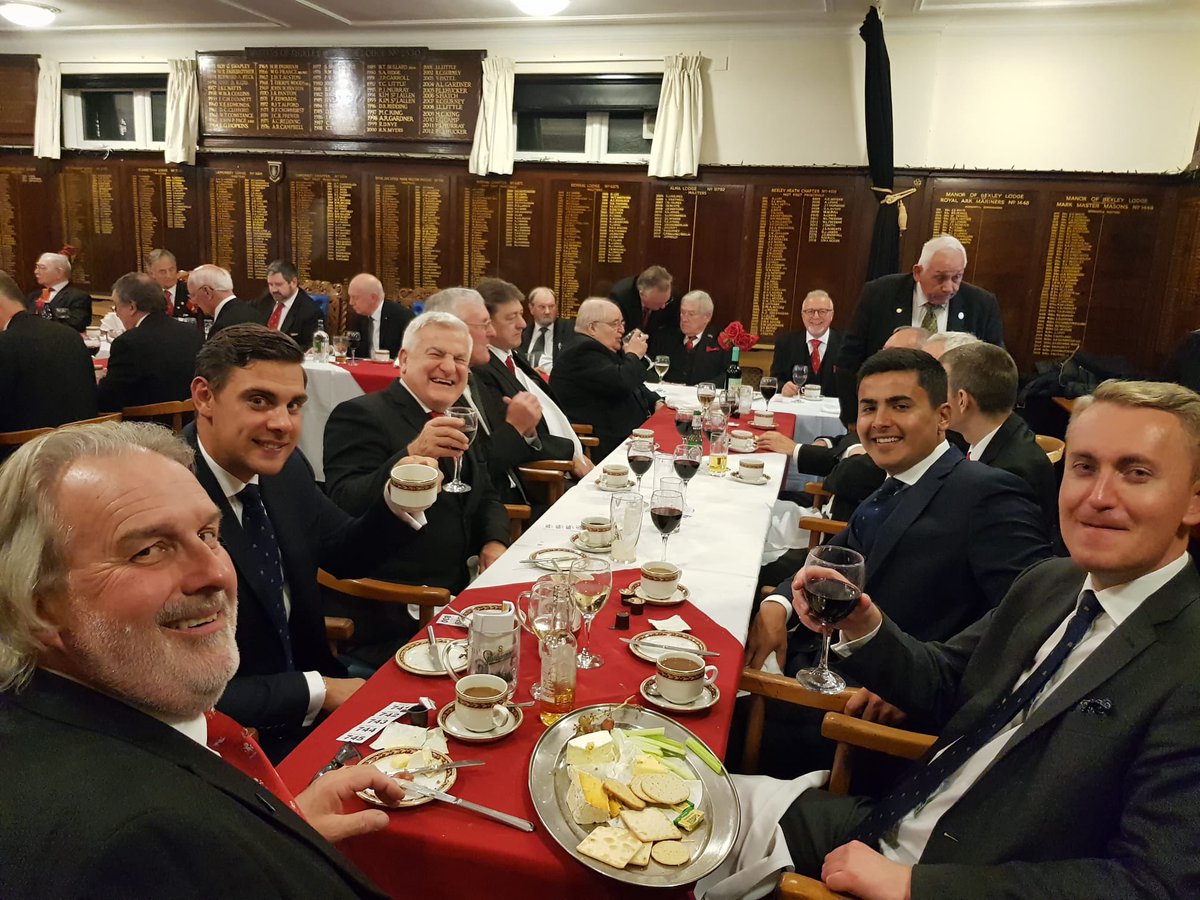 westkentmasons's tweet photo. Almost 50 companions attened Burnt Ash Chapter to witness the exaltation of Reg Warren, aged 93, with the ceremony being undertaken by the Provincial Executive. I’m a very proud Grand Superintendent after such an outstanding evening … #westkentmasons #Freemasons #royalarch https://t.co/vDSxSf5Nuh