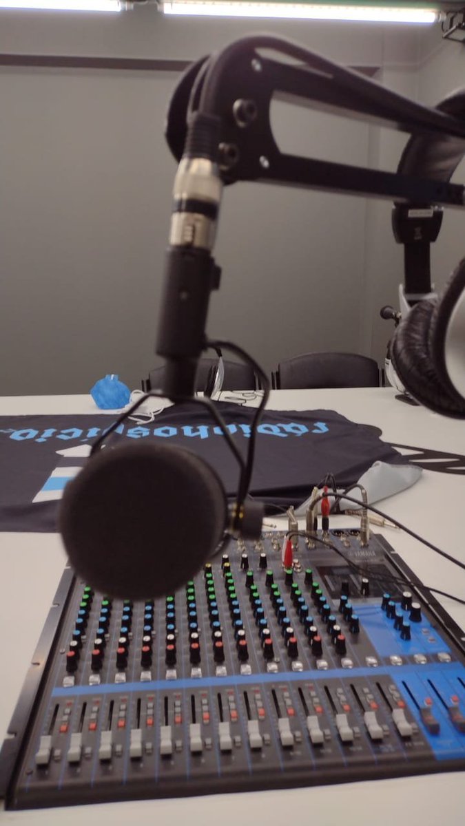 ConfraDaCorneta's tweet image. BUENAAS GREMISTADA

ESTÁ NO AR:

O VERDADEIRO #SalaDoHospício AO VIVO NA RÁDIO @Hospicio3color - DE GREMISTA PARA GREMISTA

VAMOS JUNTOS COM A GALERA COPERA, COM AS INFORMAÇÕES, DA VITÓRIA DO GRÊMIO E TUDO SOBRE O QUE ANDA ACONTECENDO E MUITO MAIS.

PRA CIMA DELES @Hospicio3color