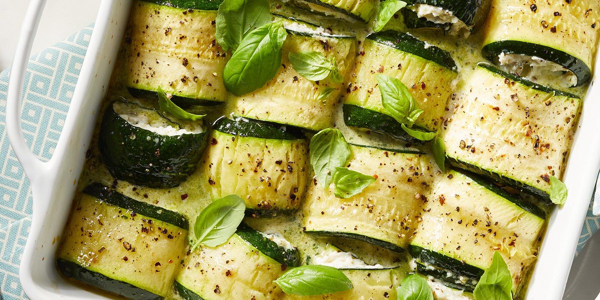 "Eating with prediabetes doesn't have to be complicated. If you've been diagnosed with prediabetes and are looking for a list of the best and worst foods to eat with this condition, you've come to the right place." buff.ly/3mQB4v8