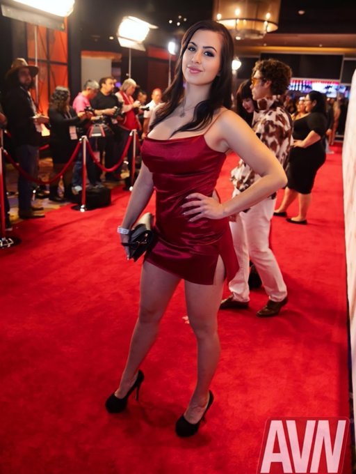 Can't wait to attend awards, expos and events again ❤ https://t.co/qCqU8vaaj9<a href="/tag/newprofilepic"class="tags"><span>#newprofilepic</span></a>