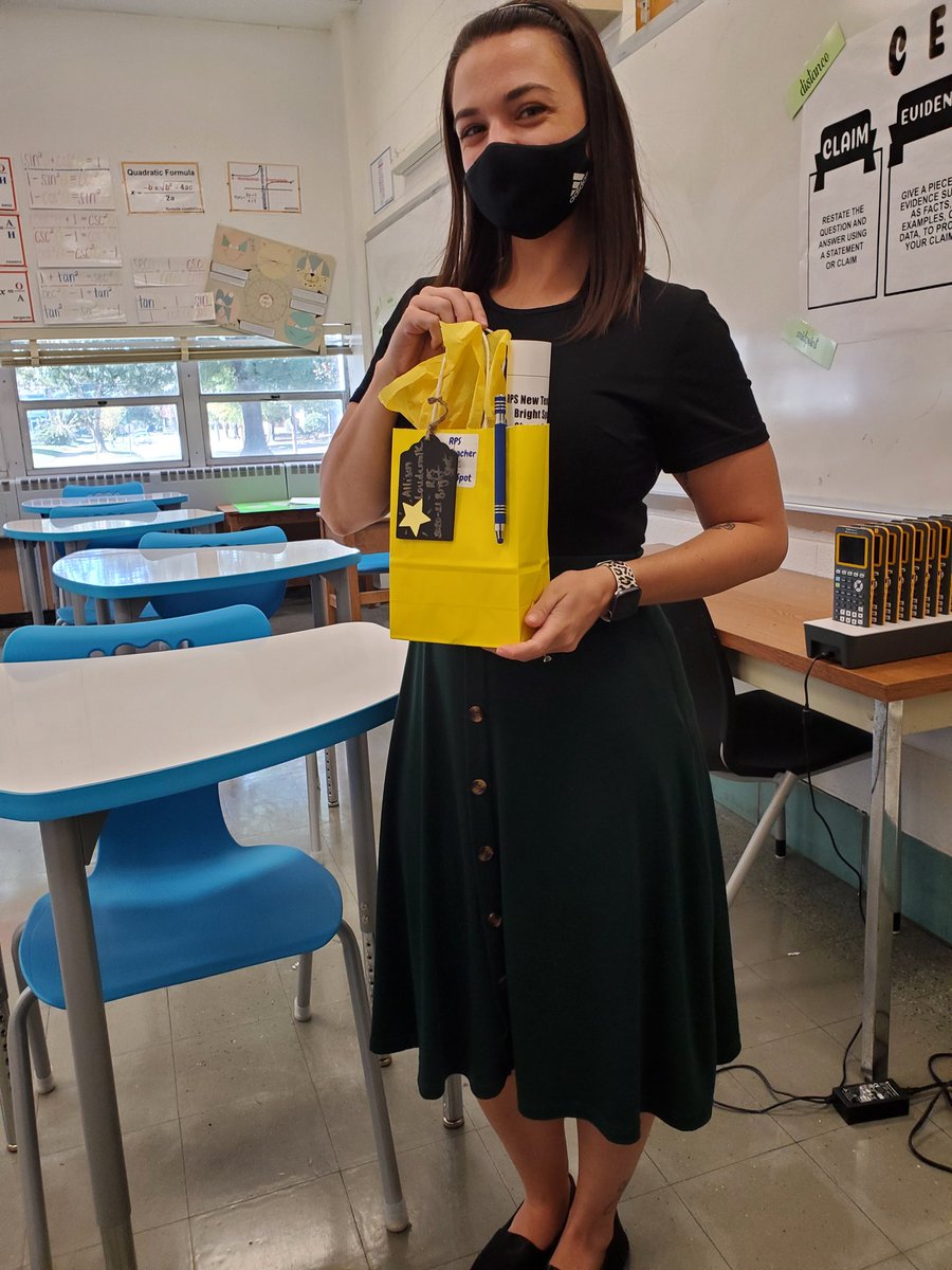 Pinkgiraffe1015's tweet photo. So happy to have the opportunity to finally meet these 2020-21 "New Teacher Bright-Spots"in real time, to   present some small tokens of encouragement! Keep shining bright! Thank you for your sponsorship of Starbucks gift cards @edconnective @RPS_Schools @AutumnNabors1 https://t.co/EPApsK1CAt