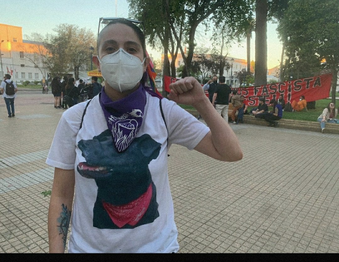 StiIntegra's tweet photo. Dirigenta Sindical , Daniela Guzmán, en la movilización de la ciudad de #Chillan   #18deoctubre #EstallidoSocial https://t.co/jyepWucpHQ