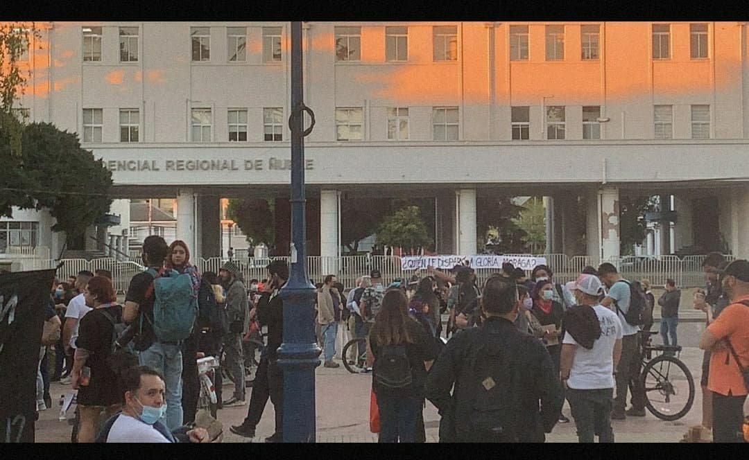 StiIntegra's tweet photo. Dirigenta Sindical , Daniela Guzmán, en la movilización de la ciudad de #Chillan   #18deoctubre #EstallidoSocial https://t.co/jyepWucpHQ