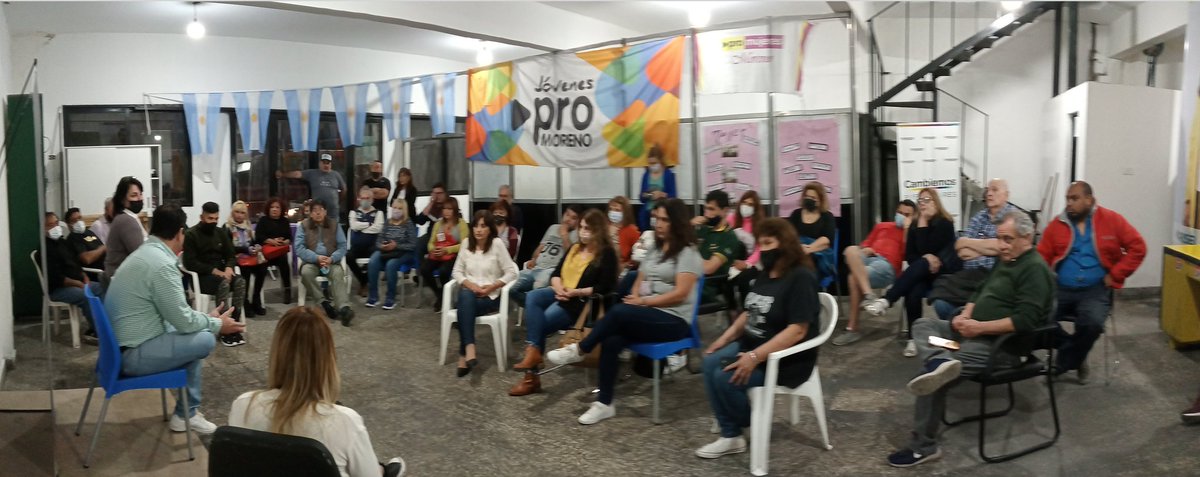 coppolaleonardo's tweet photo. TRABAJO EN EQUIPO 👥

Hoy nos reunimos con parte de nuestros referentes para charlar de la actualidad política y encarar el trabajo en conjunto para ganar la elección de 14 de Noviembre.

#EsAhora
#JuntosMoreno https://t.co/iSmgvW1OR8