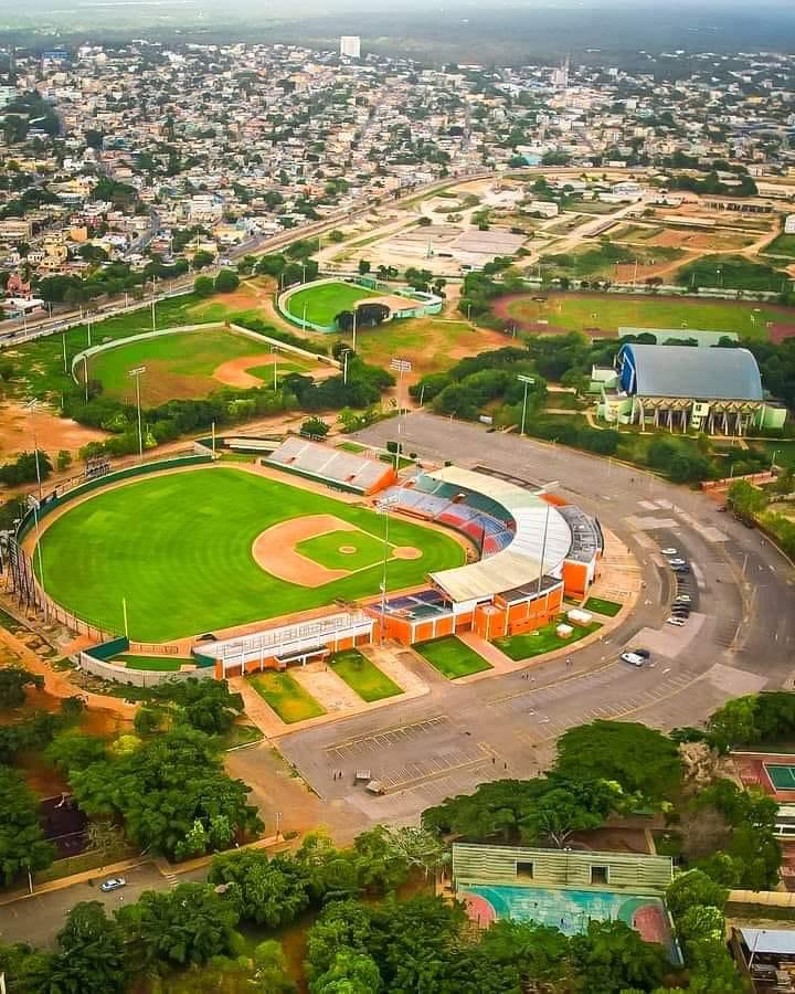 Albertodamaso18's tweet photo. Amo Mi Pueblo #LaRomana 🥰
.
#SoyToroDeCorazon @TorosdelEste 🙌🏻🤩
#Carambolas https://t.co/P23u7ovPty