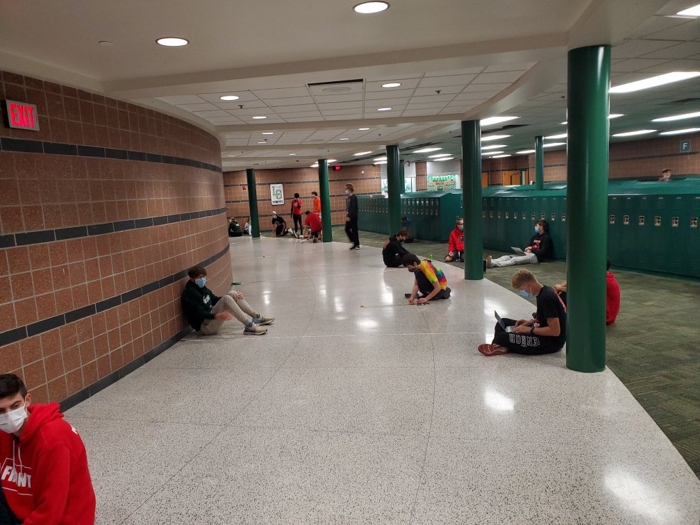 LkOrionHS's tweet image. Day 30: AP Stats using pullback cars to make scatter plots. #AdminChallenge #180DaysofLO