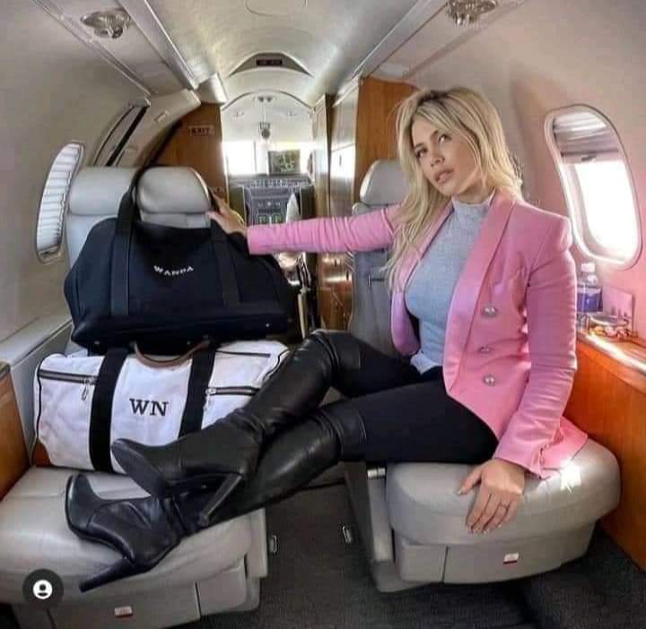 veroverito2692's tweet photo. Wanda Nara cuándo se separa / yo cuándo me separo.( Vidas paralelas) https://t.co/lkyK0PjjTi