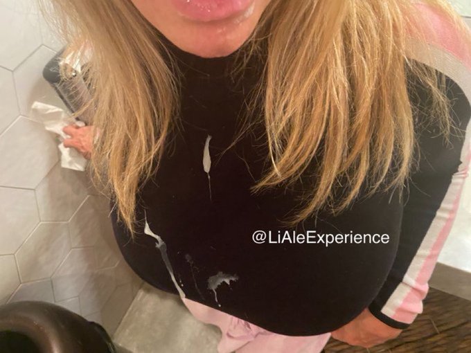 Got a stain on my favorite sweater&hellip;:( https://t.co/a6VnLa1xzG