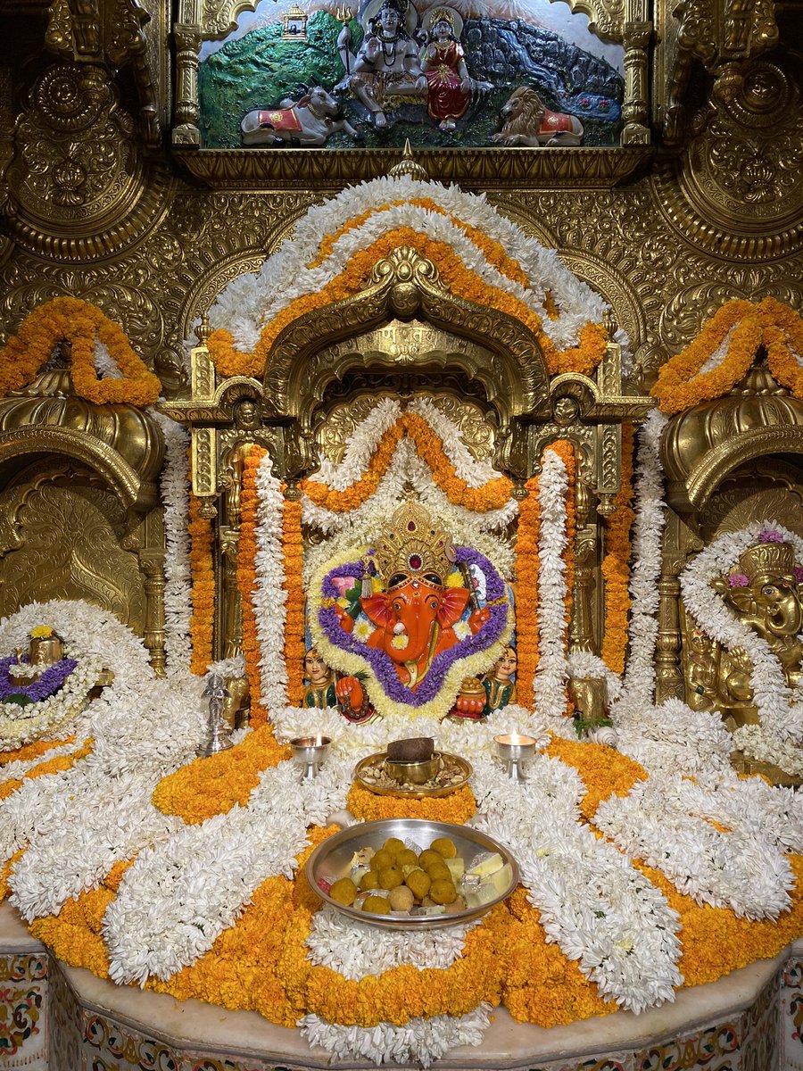 SVTMumbai's tweet photo. 🙏गणपती बाप्पा मोरया 🌺मंगलमूर्ती मोरया 🙏१९/१०/२०२१ https://t.co/mGkRvl4BE9
