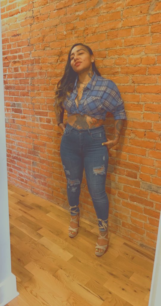 yokitatts's tweet photo. Safe to say I looked crazy walking the streets of Philly in heels but easier to say I looked damn good doing so. 😌🤩😈 https://t.co/HWnCCrTCvi