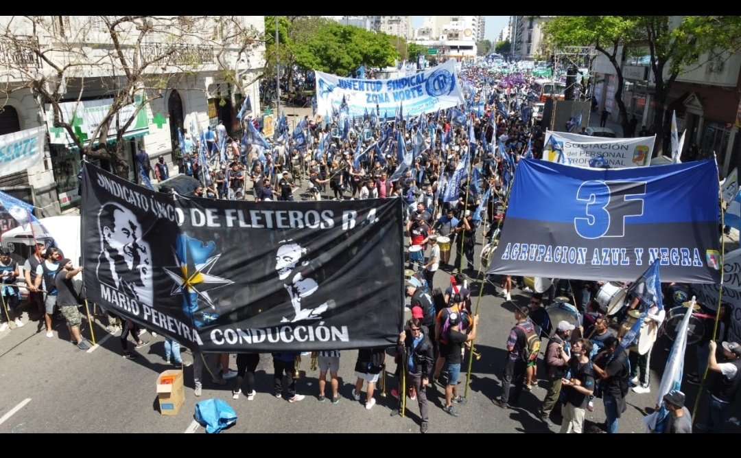 lopezoseb's tweet photo. hoy el @siunfletraok festejando el día de la Lealtad Peronista con nuestro conductor @PereyraMarioA y todo el  movimiento obrero @SecCgt @CGTZonaNorteBA @SaltaCgt @CGTRegionalCba @CgtLomas @JuvSindicalNac @JuanManuelMois1 @JosePfeifauf @BucharDiego @DiazLucaEzqiel @RLovaglioCGT https://t.co/uXjl9B3tWy