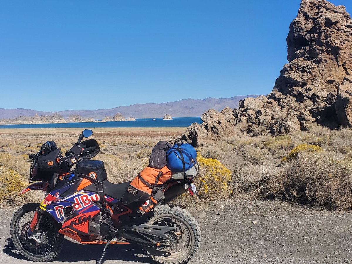 Dealernews's tweet image. #GuessWhere #Dealernews is today? Eric Anderson confesses he is making a #giantloop on his way home to test the latest from @GiantLoopMoto!