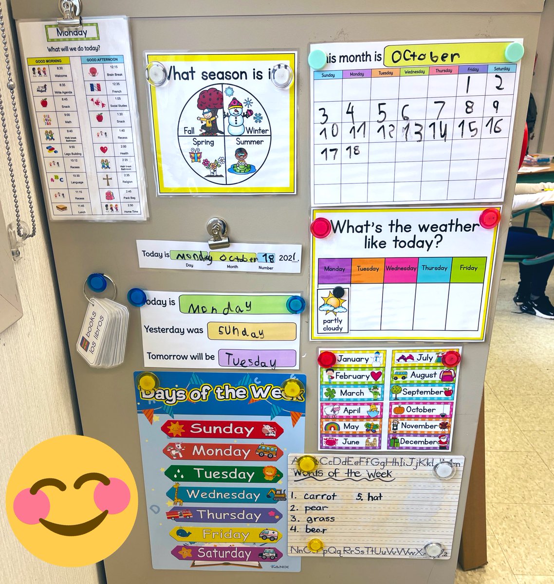 msferrinho's tweet photo. We call this our differentiation corner 🌈 Making classroom routines more accessible for students with acute needs💚 https://t.co/JvWQXEXZzV