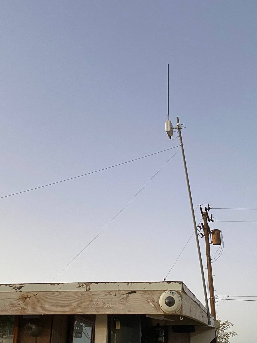 eco_hotspot's tweet photo. One of our hosts @helium @sensecapmx setups in California 🇺🇸 📡 🌱 https://t.co/OXFAXdhX6b