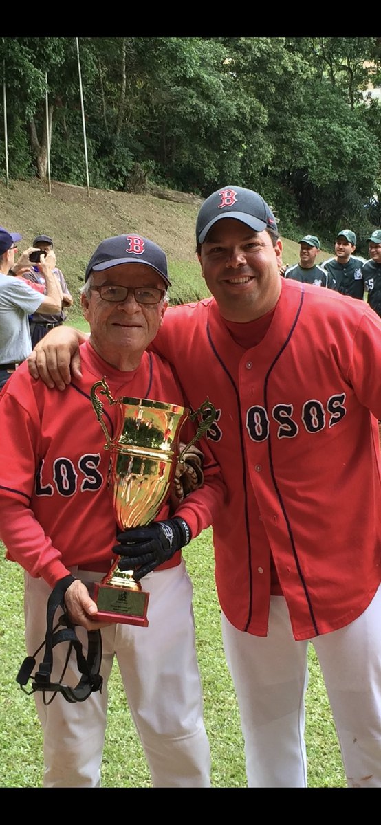 rchavero's tweet photo. Se nos fue el gran Chespi Guerrero, un ejemplo de vida deportiva! Lanzó hasta sus 76 años, siempre con buen humor y entrega total! Fue un padre para todos nosotros! El cielo está contento con este abridor q acaba de llegar! QEPD https://t.co/VnUcGWTMAr