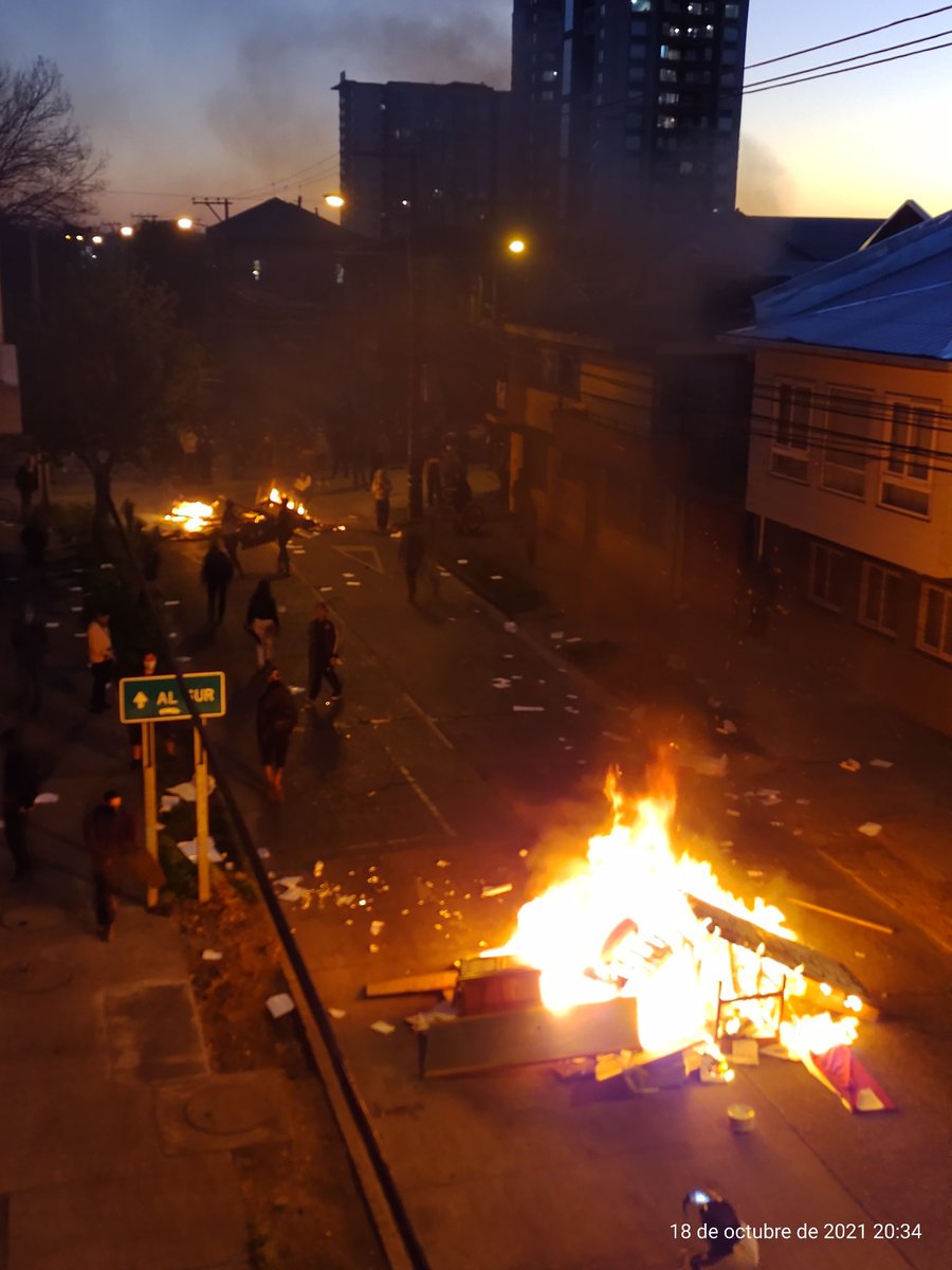 aletopito's tweet photo. Yaaaaaaa, se fueron al porcino 🤬 🙄 #Temuco https://t.co/VT62x53WYO
