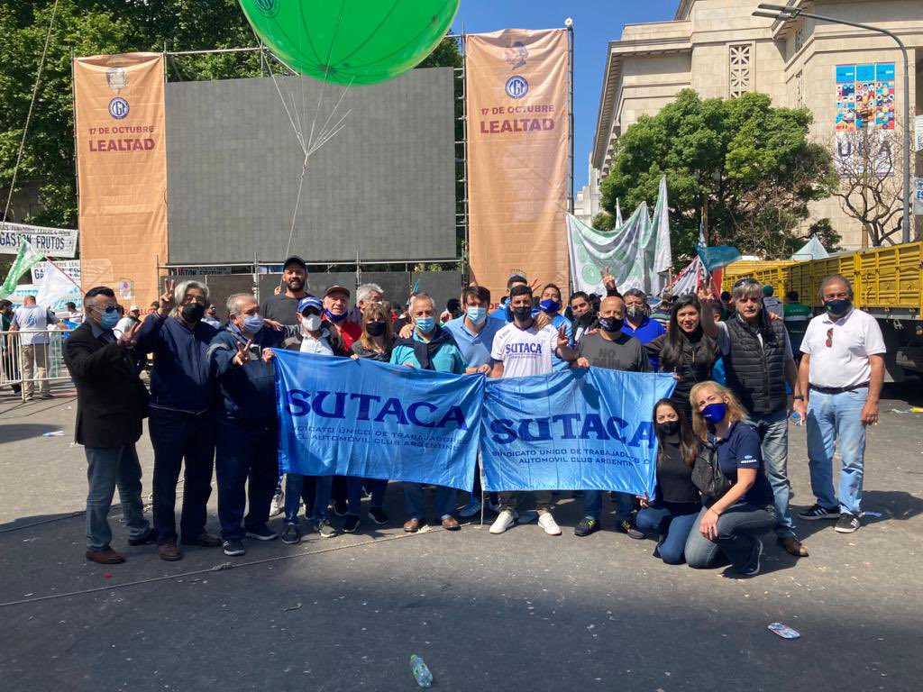 RobertojPasso's tweet photo. Participé junto a los trabajadores/as de SUTACA de la movilización organizada por la CGT para conmemorar el Día de la Lealtad.

“La felicidad del pueblo y la grandeza de la Nación se fundan en la justicia social, la independencia económica y la soberanía política” Perón. https://t.co/WRsqo58T0f