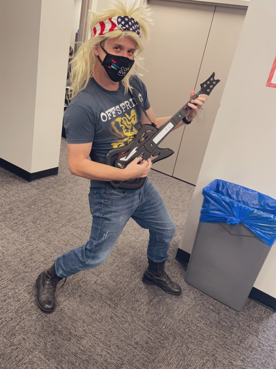 RobertLStevens's tweet image. How about a little 80’s Rock to kick off spirit week at @CodeRVA1? Hmmm, what’s next?

#TeachersGoingRogue #WeAreCodeRVA