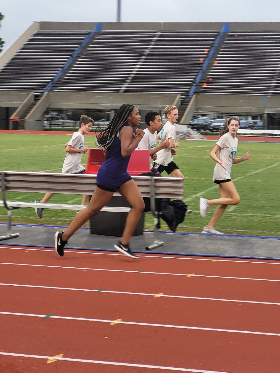 BTWashingtonMS's tweet photo. We are so proud of our track team! #middleschoolsports #nnpsyouthdevelopment #baysaverproud https://t.co/qD2VPCbR8P