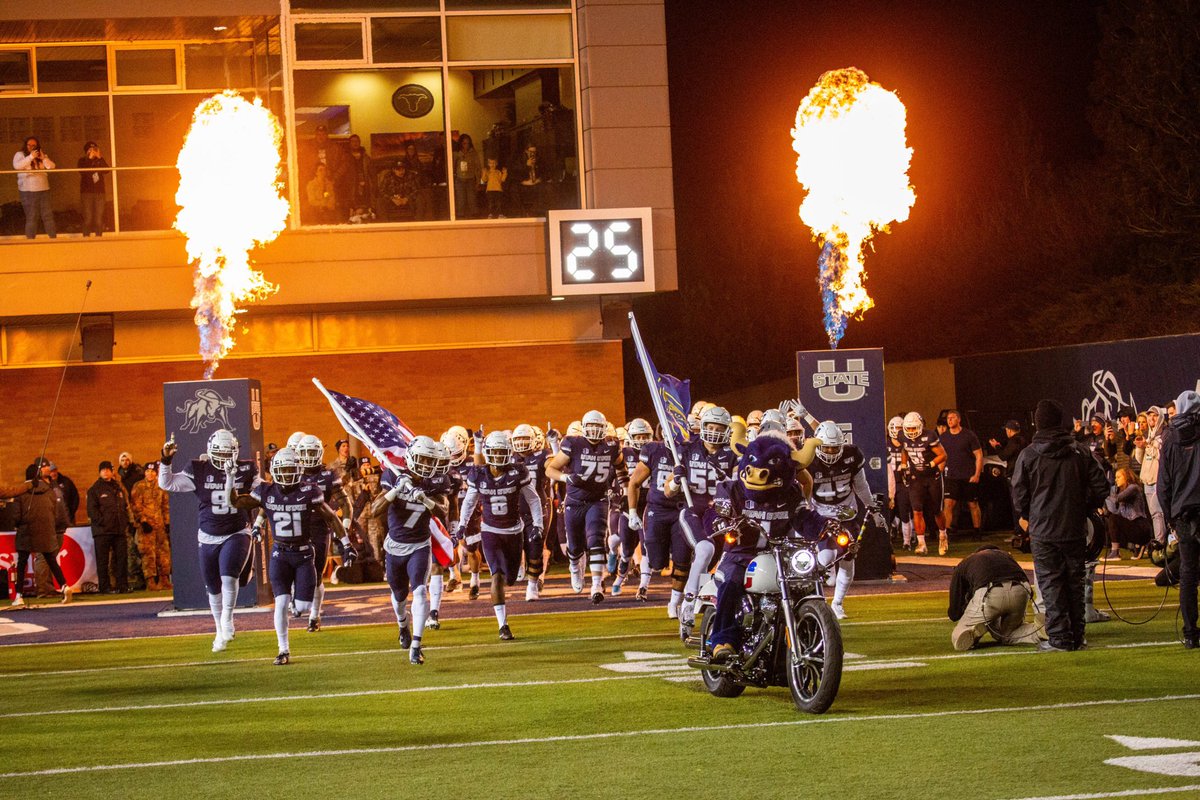 Blessed to receive an offer from Utah State. Thankful for this opportunity, many more to come. 🙏🏾‼️ <a href="/DavyGnodle/">Coach Davy Gnodle</a> <a href="/USUFootball/">USU Football</a> <a href="/CoachAlexDevine/">Alex Devine</a> <a href="/CoachLapuaho/">Coach Al</a>