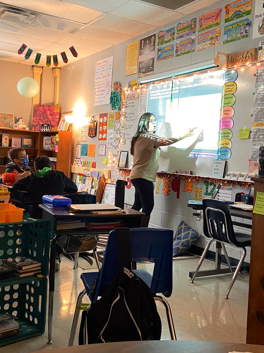 JamieMcBee's tweet photo. Such an amazing math day❤️ We always love when @AliThomas9218 visits us! Shout out to our awesome 5th graders for their lesson too! They rocked it! #BobcatMathematicians @NISDBraunStat https://t.co/7hDhKSVRU7