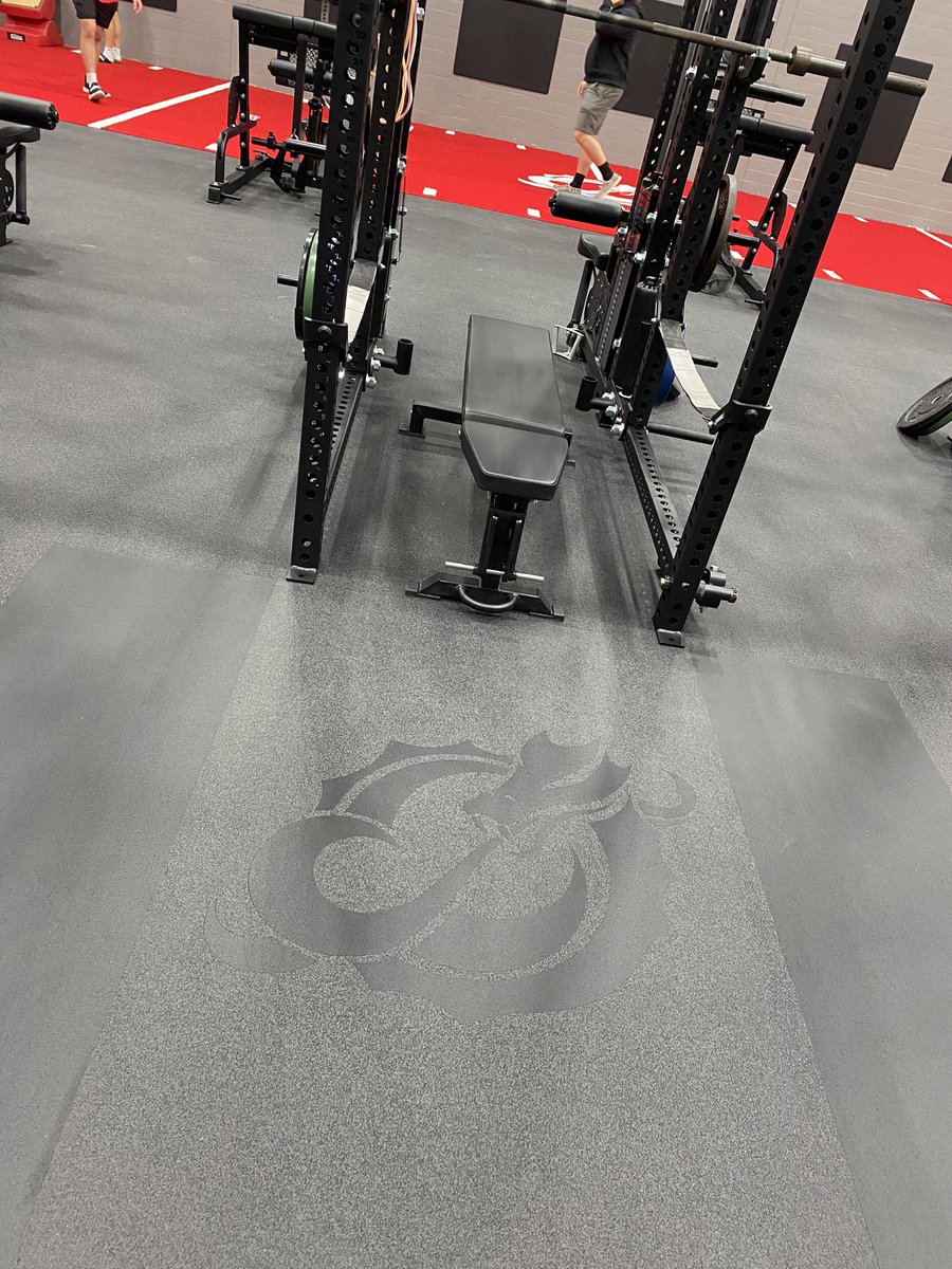 MSUM_WBB's tweet photo. NEW LOOK WEIGHT ROOM 🐉💪🏽💪🏼💪🏾💪🏿💪💪🏻!! This is what all our #LiftUpDragons supporters helped build!! THANK YOU!! https://t.co/ueuprwHrqT
