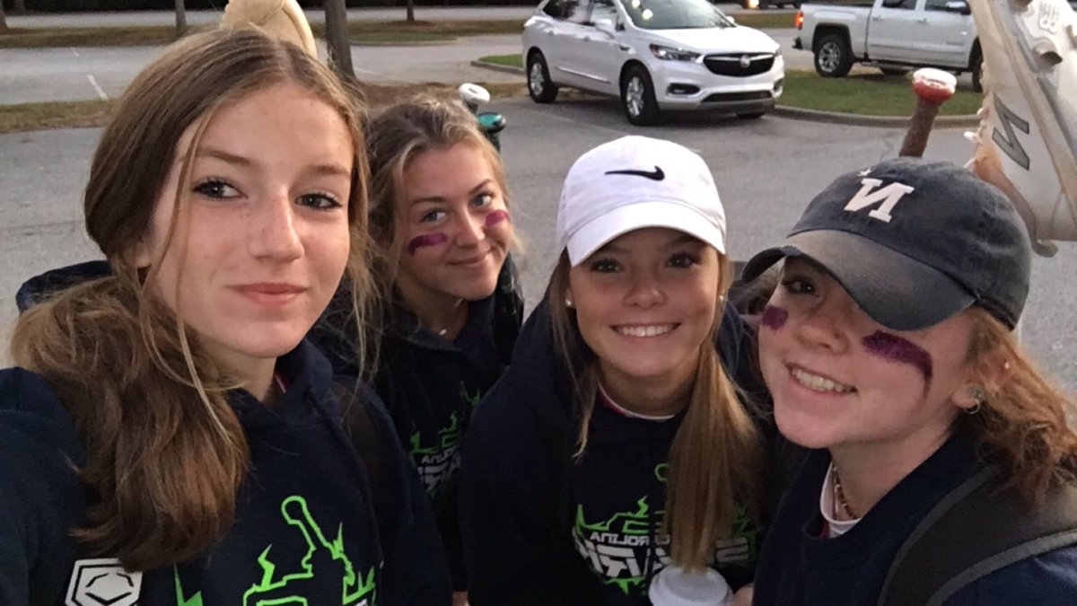JilLivengood's tweet photo. Loved playing with these girls this weekend.  @MarleeDarlingt1 @kbbradshaw11 @Kayceemc04 https://t.co/HSCKQRQgtL