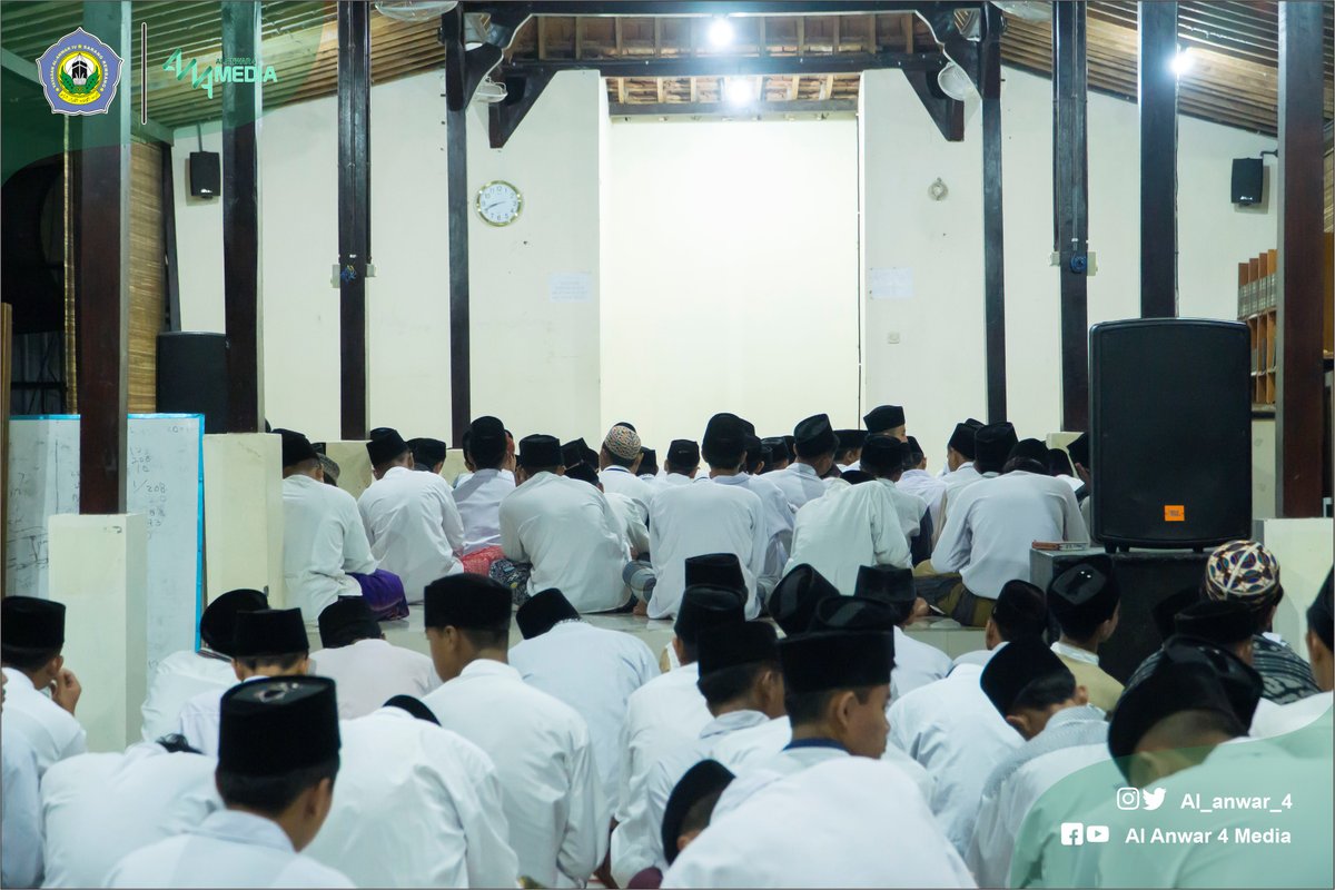 Al_Anwar_4's tweet photo. Maulid Nabi Muhammad Sholallahu 'alaihi wasallam di pondok pesantren Al Anwar 4 sarang

#gayengco  #Santrisarang https://t.co/TComdy2nkl