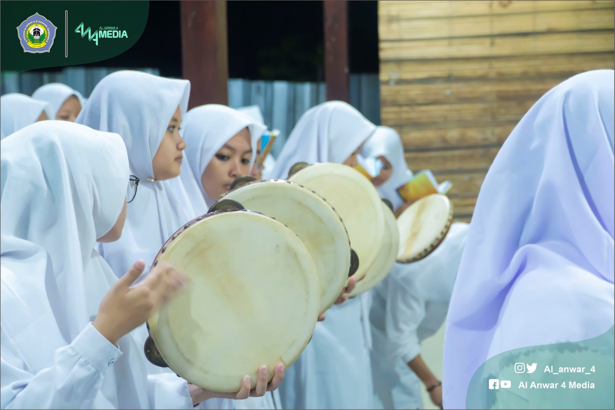 Al_Anwar_4's tweet photo. Maulid Nabi Muhammad Sholallahu 'alaihi wasallam di pondok pesantren Al Anwar 4 sarang

#gayengco  #Santrisarang https://t.co/TComdy2nkl