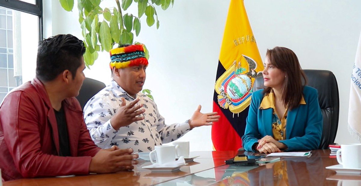 vmaino's tweet photo. Somos el #GobiernoDelEncuentro con todos los sectores.
Conversamos con @MiguelNawech, presidente de Federación Interprovincial de Centros Shuar. La conectividad en áreas rurales del país sigue siendo nuestra prioridad @Telecom_Ec cumple para que accedan a más servicios digitales. https://t.co/hr3BWUxiC2