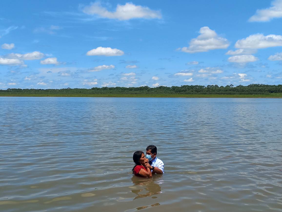 peru_projects's tweet photo. #GoodNews | Sentimos alegría al recibir saludos desde Colonia del Caco - Iparía, Ucayali. Muchos de nuestros hermanos van conociendo el evangelio junto a Marleny y Griselda, misioneras voluntarias ¡Qué alegría saber que la esperanza continúa en la selva peruana! #PeruProjects https://t.co/WONvBtbqAI