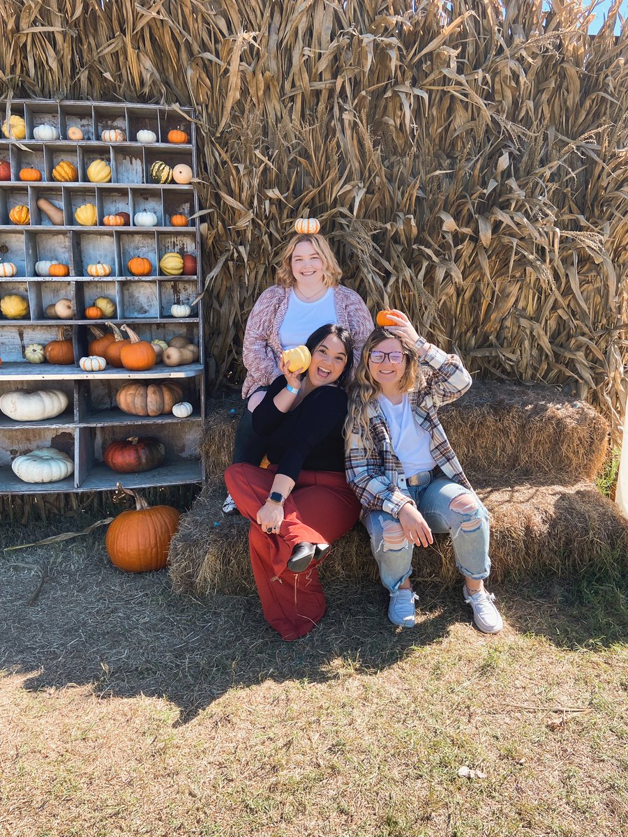 AudsLane's tweet photo. pumpkin patch kids 🍁🧡

@HavenHancock @_tatumadams https://t.co/Sgsf2lV3js