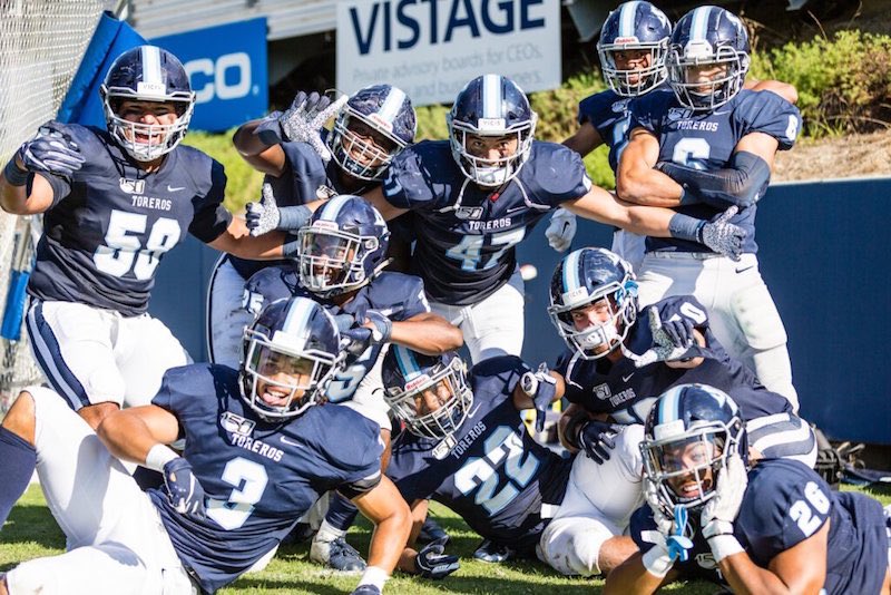 ClementsFisher's tweet photo. After a great talk with @coach_MAponte I am grateful for an offer to the University of San Diego!! Special thanks to @CoachBobbyJay https://t.co/uHD9DAEnIa