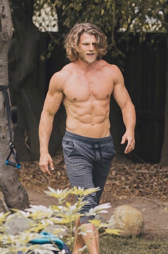 Travis Van Winkle is the hottest man on TV #YOUSEASON3 #YouNetflix.