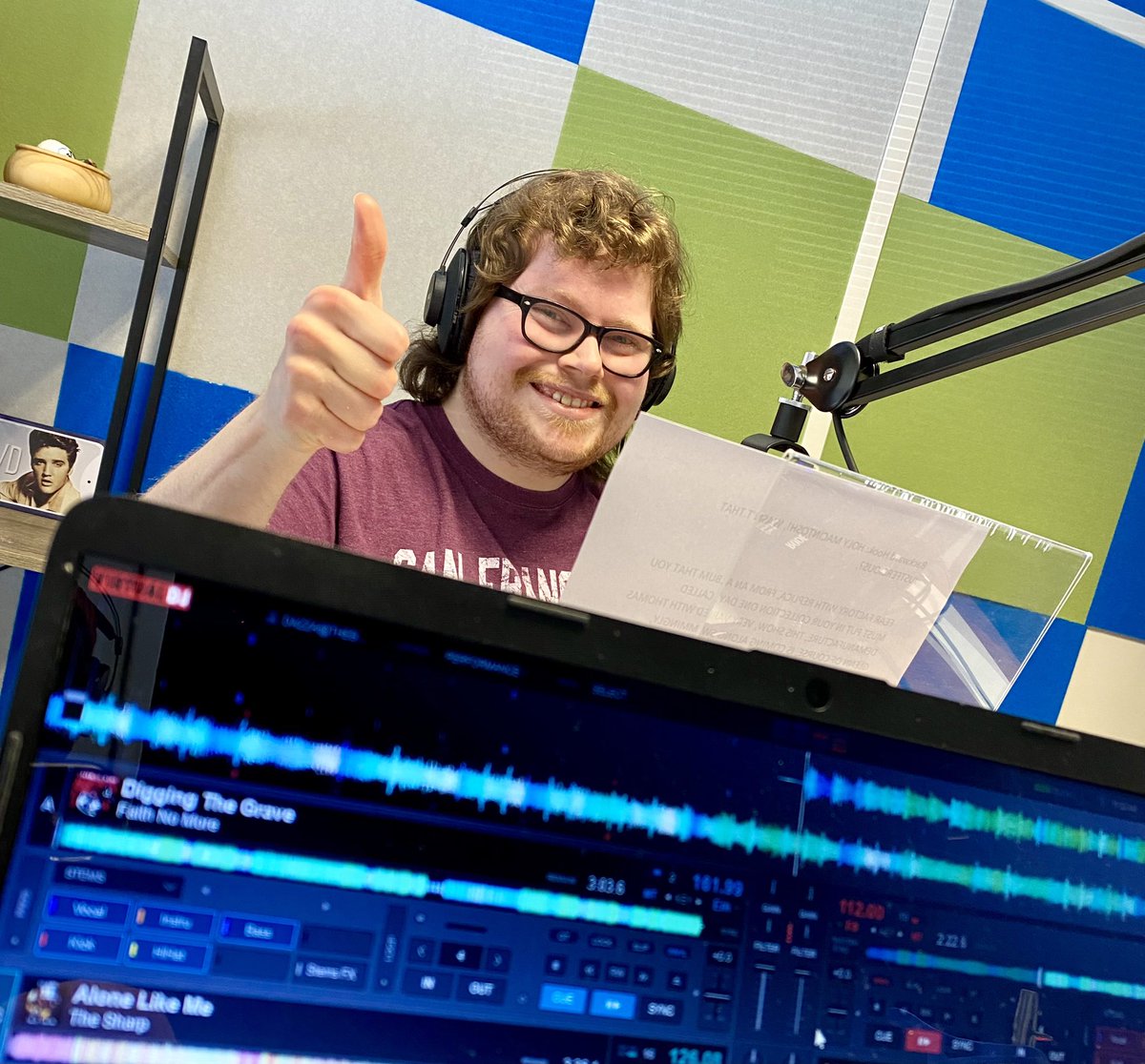 RadioVoice_'s tweet photo. Thomas belting out audio excellence!🎙💥 #radio https://t.co/ZSwy04FexD