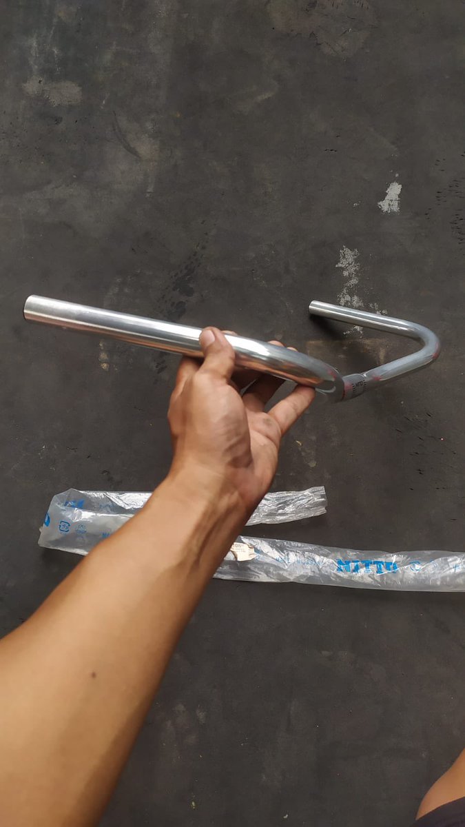 AganaHanif's tweet photo. WTS!!
Nitto B352 Albatros, Almunium, Kondisi Baru, clamp standar, panjang 550mm.
#fnfjb https://t.co/lJ86AfYUzr