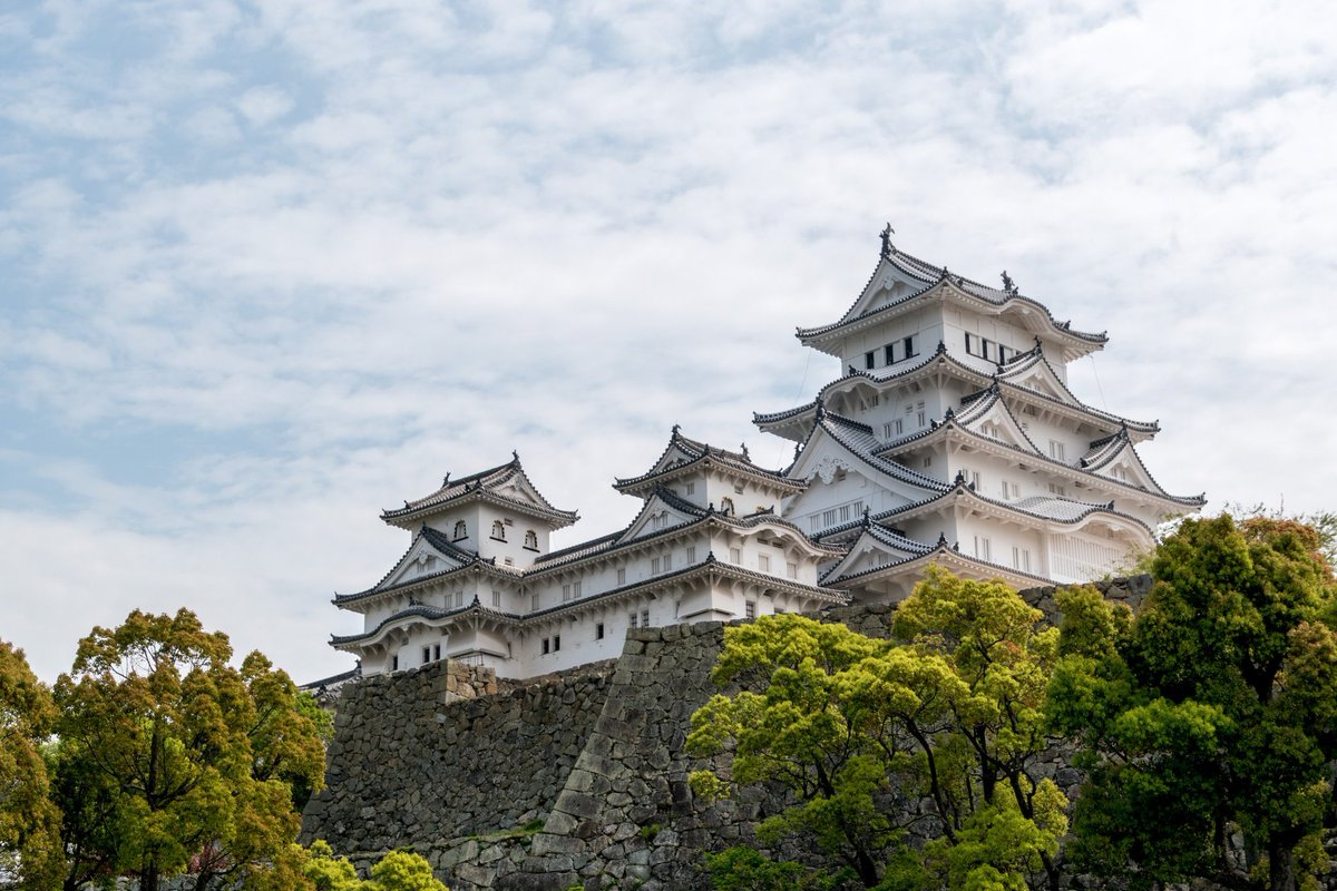 Tierra por favor trágame y escúpeme en uno de los hermosos castillos de #Japón. 🇯🇵🥰

📎bit.ly/3naazkR