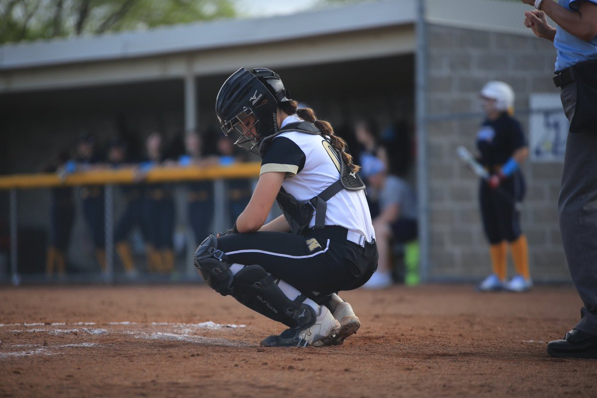Abi_Paige07's tweet photo. I can’t wait to be a Coyote!!♥️🤍🖤#goyotes @Badger_Softball @NebraskaGold05 @SDCoyotesSB @USDCoachWags https://t.co/MUadpbB4Wi
