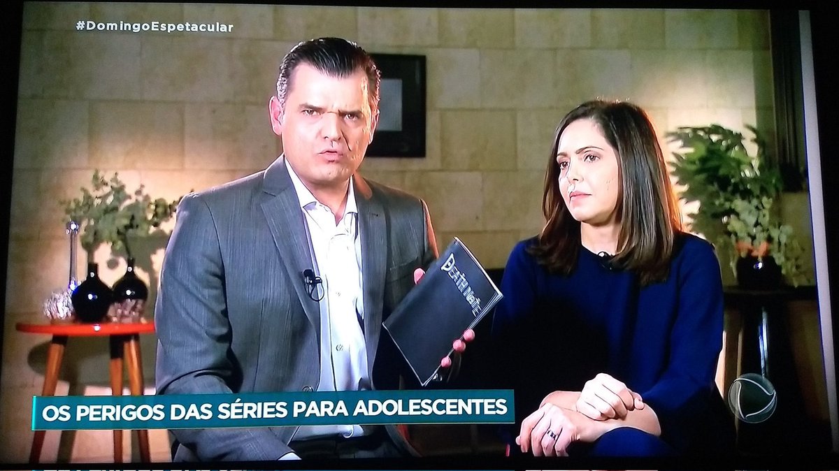 Mds gente essa Record TV falando mal de #DeathNote depois de anos kkkkk é brincadeira viu kkkkk