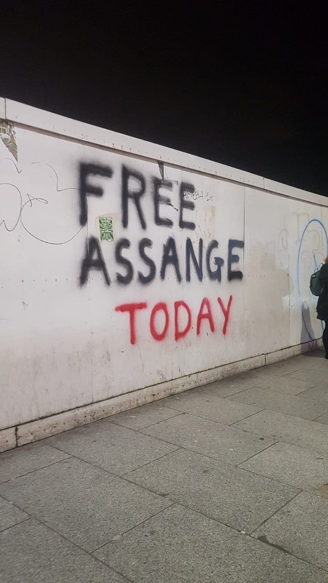 Fight4Assange's tweet photo. Take it to the streets where the people are!
#FreeAssangeNOW https://t.co/MLKm40G7t2