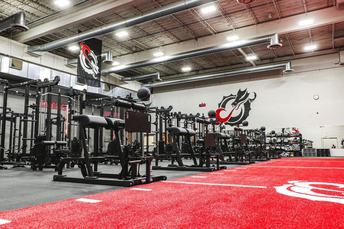msum_football's tweet photo. Unveiling of the New Weight Room tonight! 🏋️‍♀️🔥🐉🏈 https://t.co/yaXDkPcavd