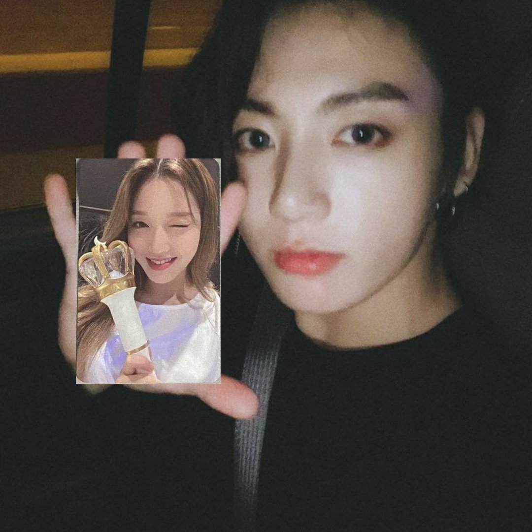 therkivestudio's tweet photo. ꒰ wtb lfs ph ꒱ #namjunwishes 🌟

 ✷ loona gowon lightstick anniversary photocard

𖥻 180-200 max , no postcard !
𖥻 preferably onhand 
𖥻 mint condi or w unnoticeable flaws are ok!  
𖥻 will take lowest offer  

𔓕 dm me offers pleek ! https://t.co/mQoYUouWaS