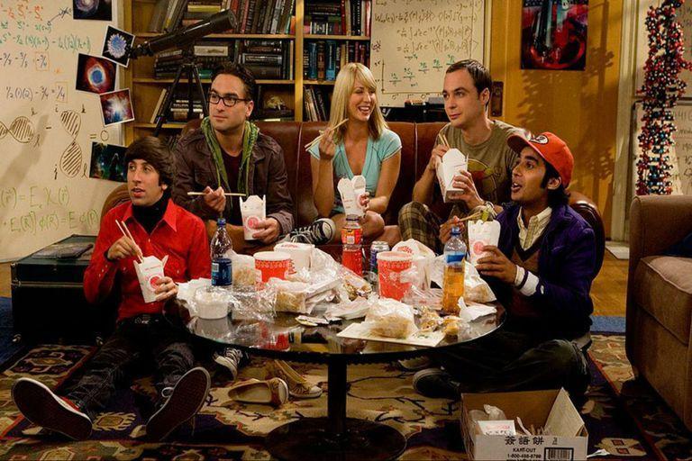 LANACION's tweet photo. A 14 años del entreno de “The Big Bang Theory”: cómo están hoy sus protagonistas https://t.co/lPc2sM90xZ https://t.co/jMhkcePdo7