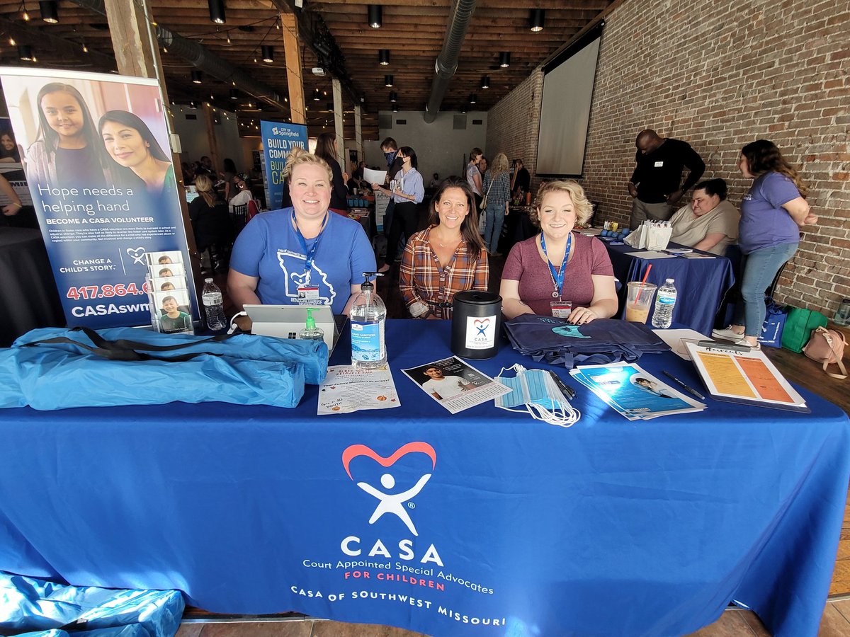 CaptainSGF's tweet photo. The Older Youth Resource Fair hosted by #CASASWMO and Junior League of Springfield in SGF was 🔥! So many youth in our community need your support! Visit https://t.co/MEUlYQOzt9 to do some good! 💙 https://t.co/Dc8PBAe5J2