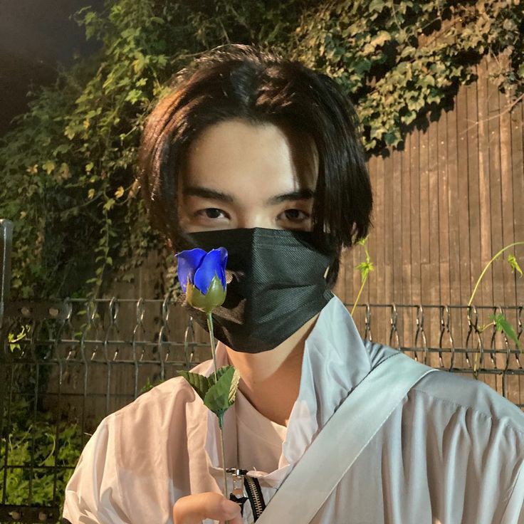 𝓓𝔃𝓲𝓮𝓷 𝓭𝓸𝓫𝓻𝔂!
może nie powiedziałbym, że jestem całkowicie nowy, ale moje życie towarzyskie prosi się o pomstę do nieba, także...
❤ daje gwarancje, że się odezwę!
🔁 wyjdziemy na jesienna herbatę lub jak kto woli, orzeźwiającego drinka 
(｡•̀ᴗ-)✧