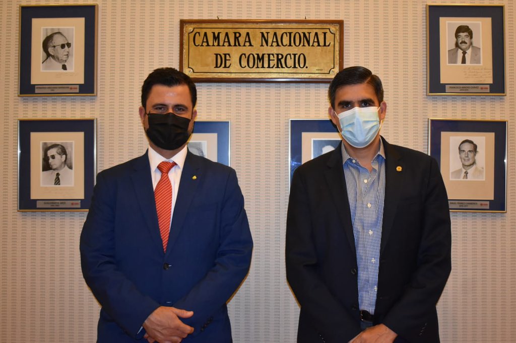 hectortejadasha's tweet photo. Me reuní con @PresidenteCCGdl Presidente de @CamaradeCom_GDL, José @JosOrendain, Presidente de @FeCanacoJal y
Lic. Omar A. Peña, VP de Mejora Regulatoria, con quienes buscamos generar acciones para apoyar a los empresarios de la ciudad y del Estado. #unidosenaccionespositivas #HT https://t.co/VQZ5uxKpL7