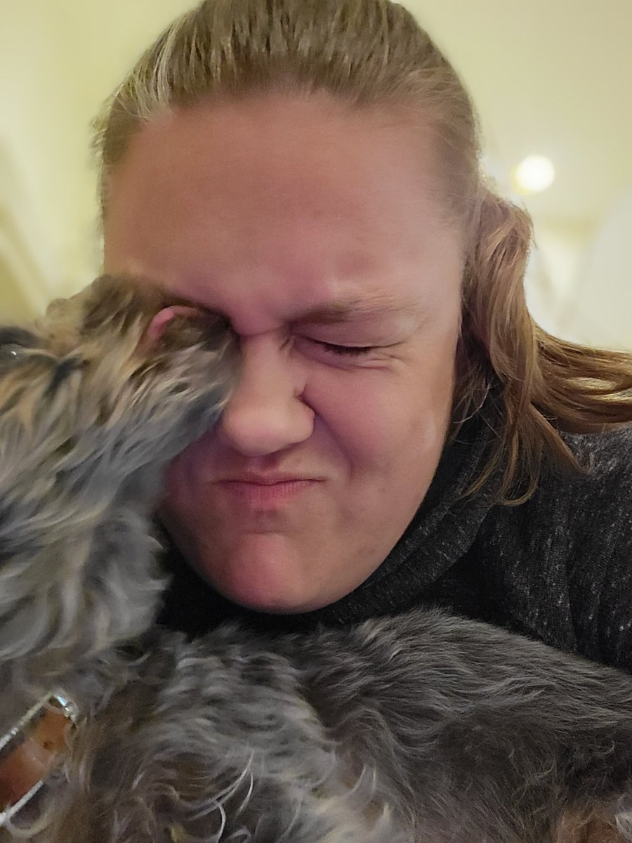 SowenElf's tweet photo. Hey #pupper let's take a selfie!
Dudley: 'eyeball lick'
Good 'nuff.
#dogsoftwitter #mlep https://t.co/kCfAm4bxoJ