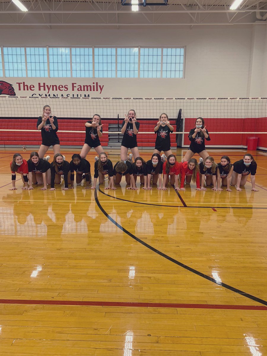 RedHawkVB's tweet photo. The Pre-Senior Night #ProgramGauntlet!!!!!! Join us tomorrow night as we honor the #Fab5 🏐⭐️🏐⭐️🏐 on Senior Night! #Program2️⃣2️⃣ #SeniorGauntletSweep😏 https://t.co/B1TskkIF8u